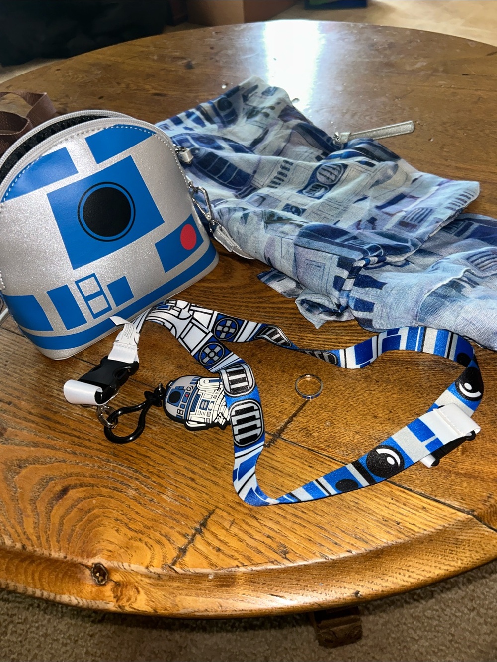 R2D2 mini crossbody bag and accessories